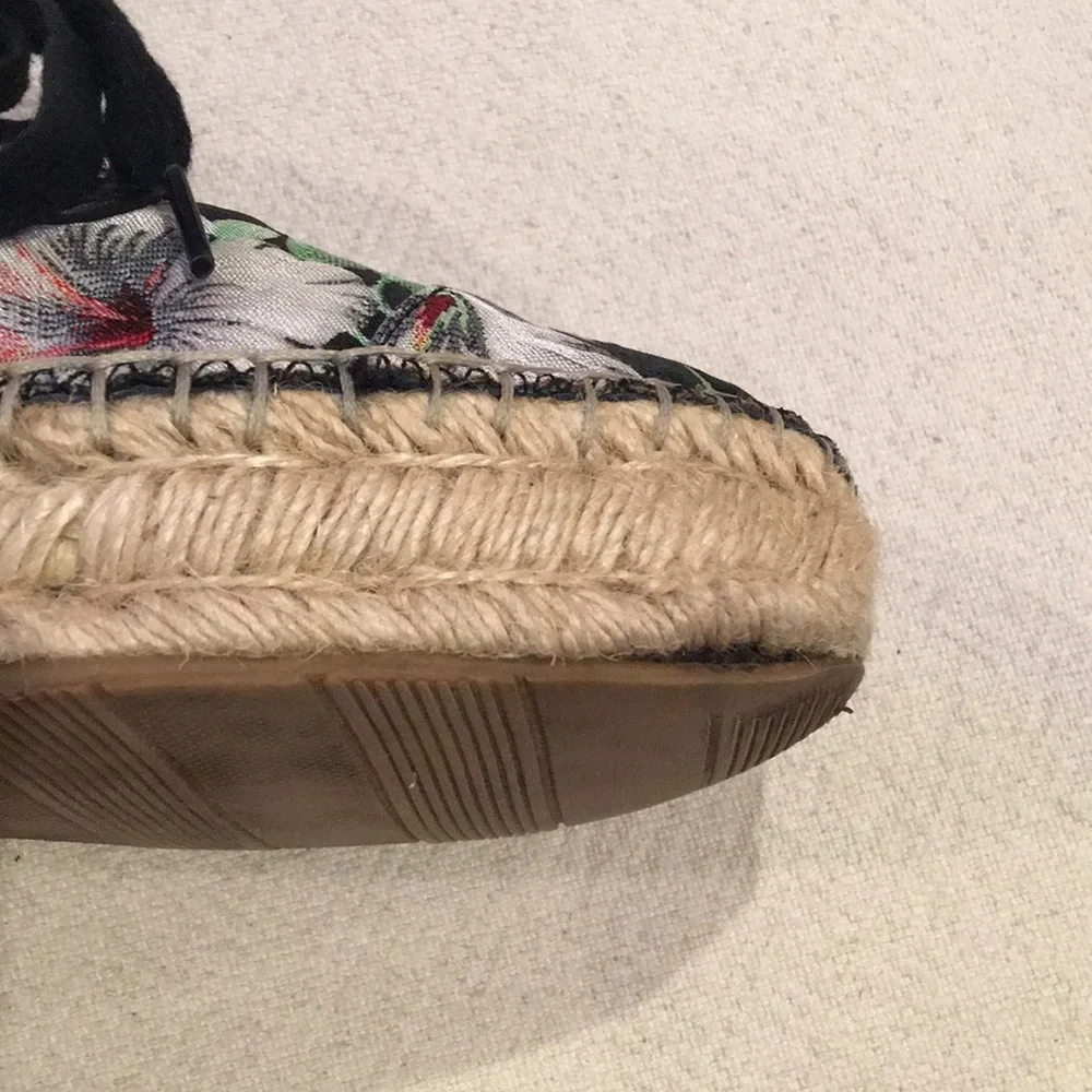 J/SLIDES | EUC Floral Rally Espadrilles 8.5